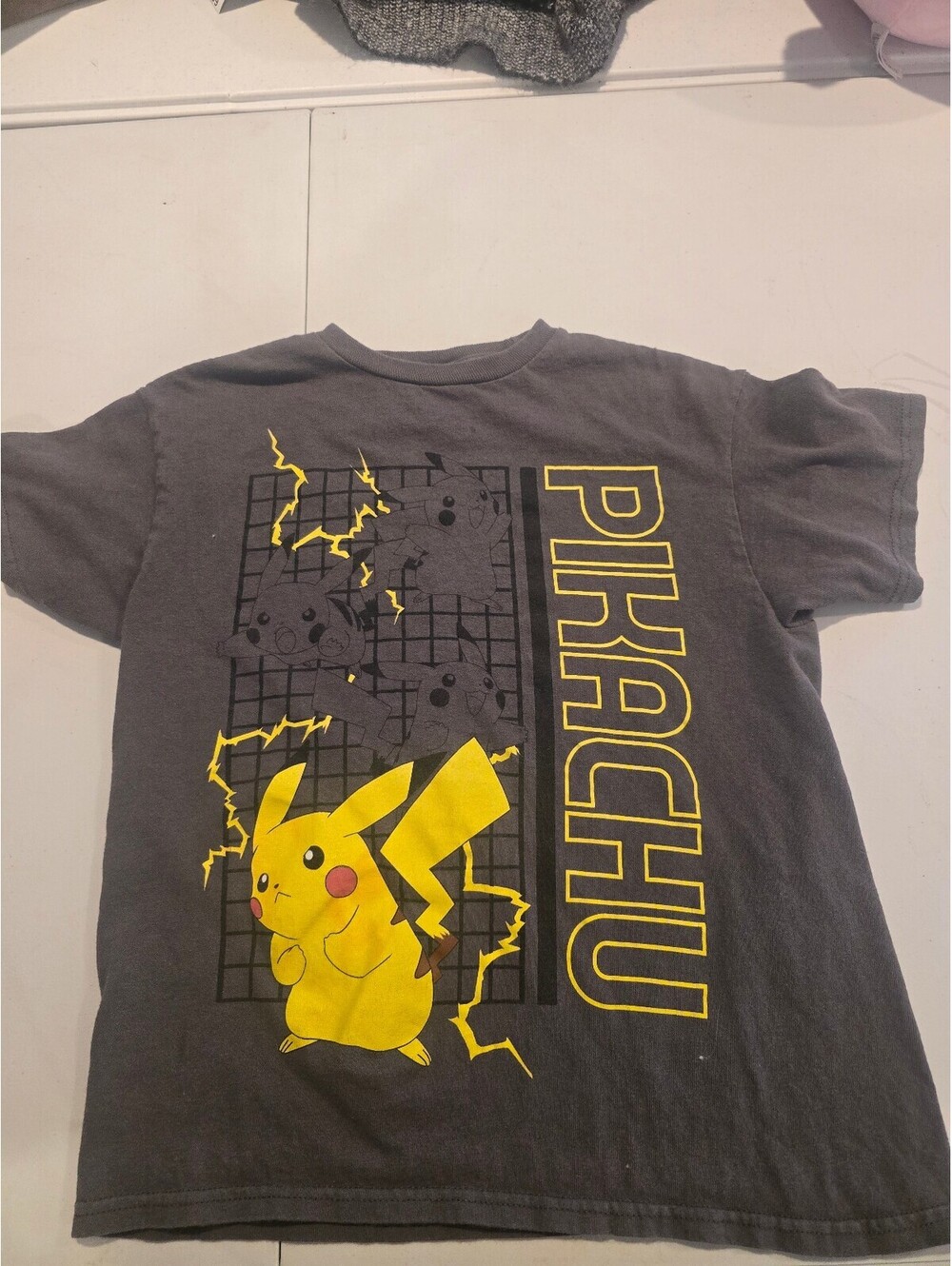 Pokémon Pikachu Graphic T-Shirt Size Small